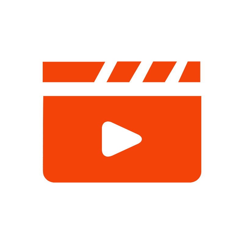 這張圖片展示了一個橙色的影片播放圖標，象徵著NAS作為家庭多媒體中心的功能。它可以存儲並流式播放音樂、影片和照片，支援多用戶同時訪問，提供豐富的多媒體體驗。